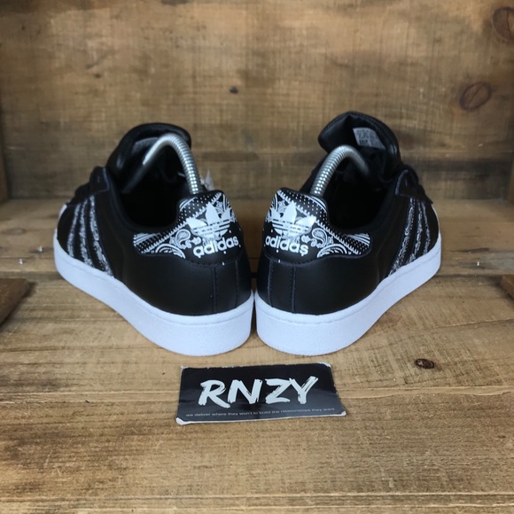 NEW Adidas Originals Superstar Graffiti - Picture 4 of 7